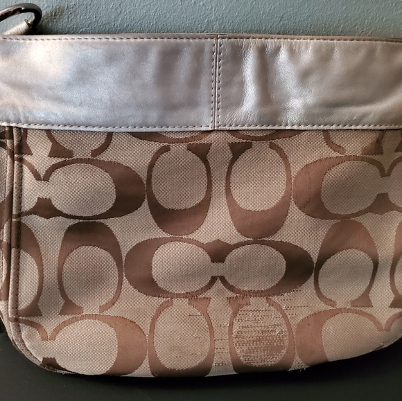 Authentic Coach Zoe Leather Handbag - Picture 5 of 11